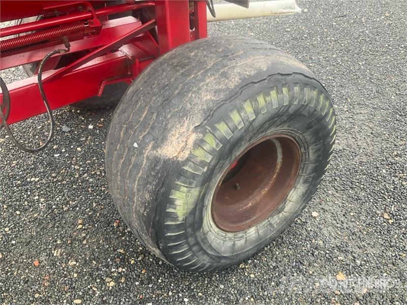 Vicon S/A Pull-Type Fertilizer Spreader Flüssigdüngerstreuer