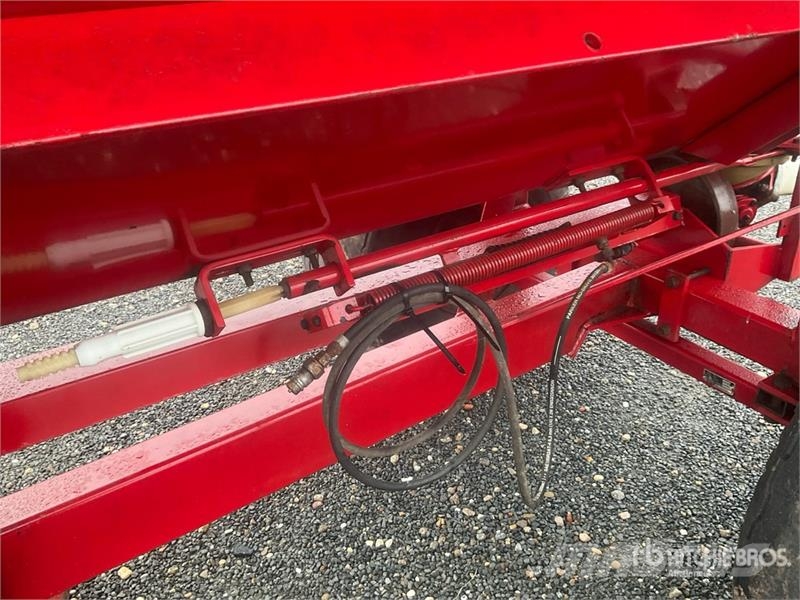 Vicon S/A Pull-Type Fertilizer Spreader Flüssigdüngerstreuer