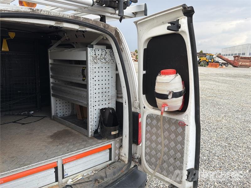 Volkswagen Caddy 2.0 TDI 122CV EURO6 4X4 Cargo Van شاحنة مقفلة
