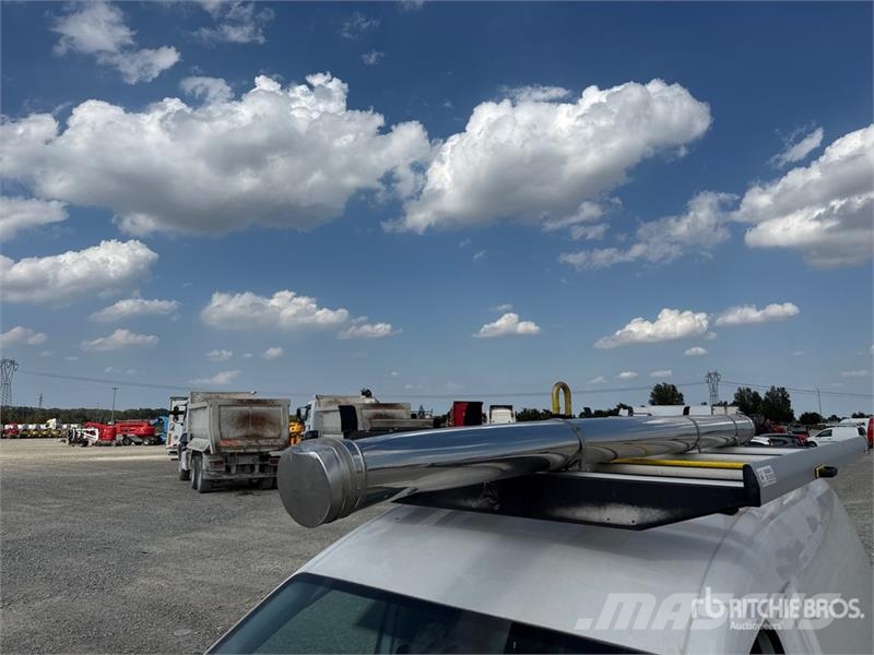 Volkswagen Caddy 2.0 TDI 122CV EURO6 4X4 Cargo Van شاحنة مقفلة