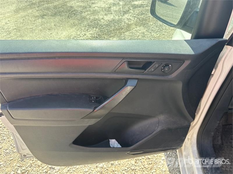 Volkswagen Caddy 2.0 TDI 122CV EURO6 4X4 Cargo Van شاحنة مقفلة
