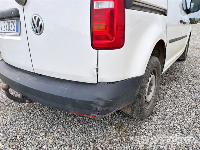 Volkswagen Caddy 2.0 TDI 122CV EURO6 4X4 Cargo Van شاحنة مقفلة