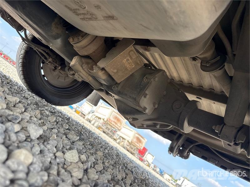 Volkswagen Caddy 2.0 TDI 122CV EURO6 4X4 Cargo Van شاحنة مقفلة