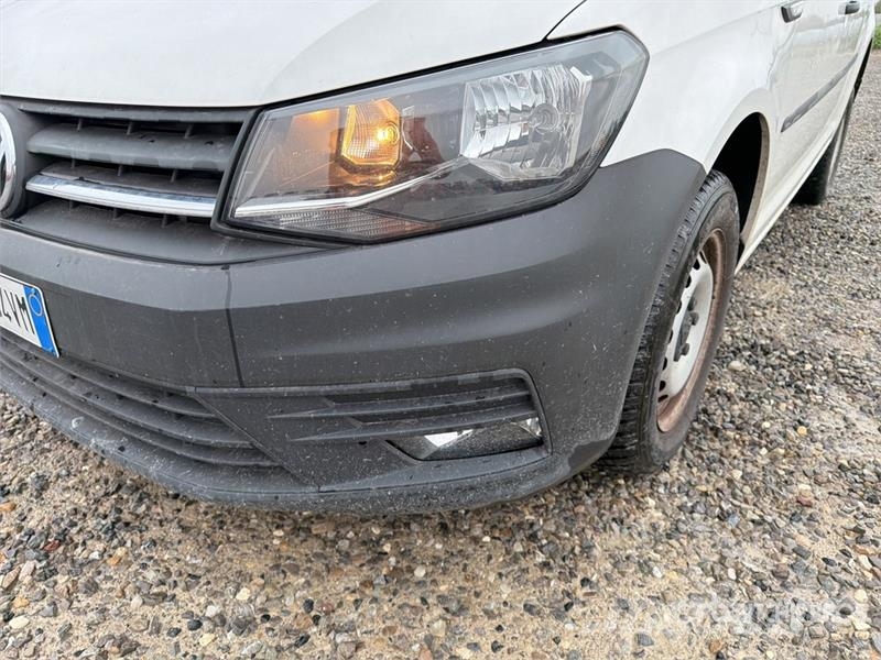 Volkswagen Caddy 2.0 TDI 122CV EURO6 4X4 Cargo Van شاحنة مقفلة