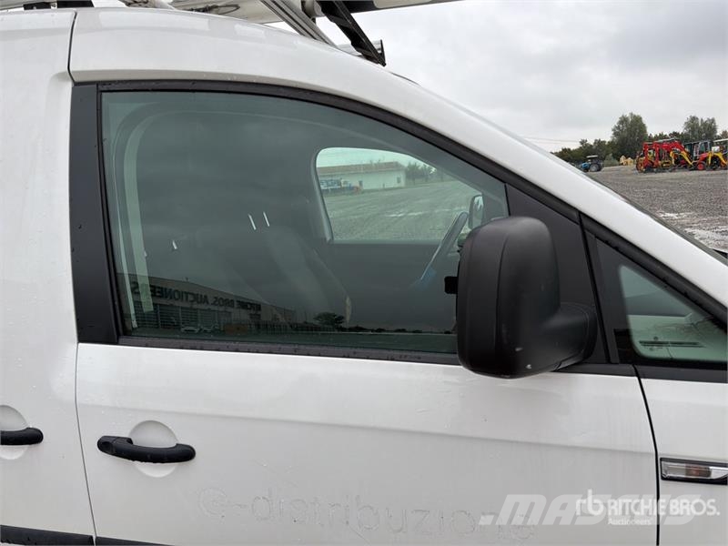 Volkswagen Caddy 2.0 TDI 122CV EURO6 4X4 Cargo Van شاحنة مقفلة