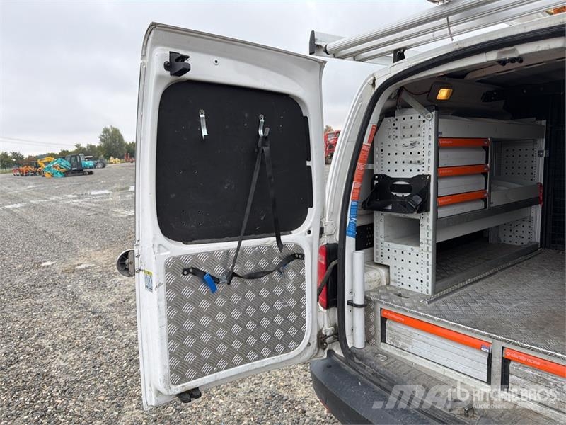 Volkswagen Caddy 2.0 TDI 122CV EURO6 4X4 Cargo Van شاحنة مقفلة