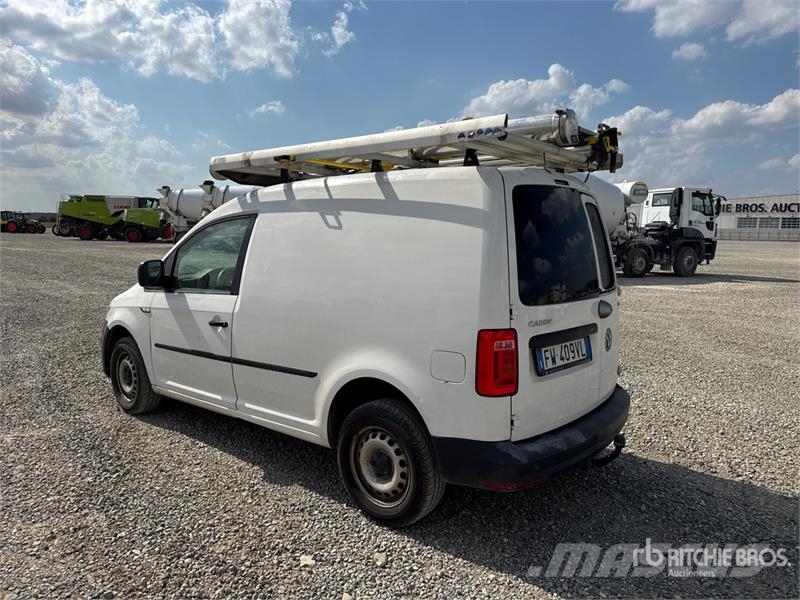 Volkswagen Caddy 2.0 TDI 122CV EURO6 4X4 Cargo Van شاحنة مقفلة