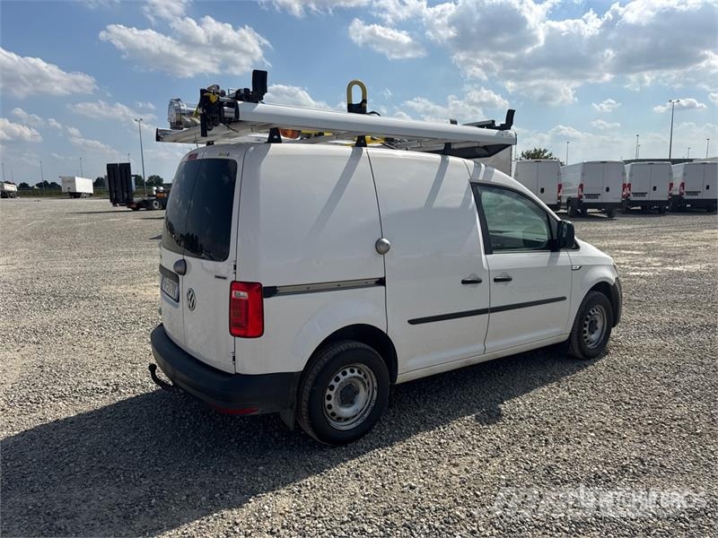 Volkswagen Caddy 2.0 TDI 122CV EURO6 4X4 Cargo Van شاحنة مقفلة