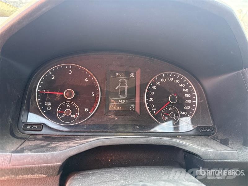 Volkswagen Caddy 2.0 TDI 122CV EURO6 4X4 Cargo Van شاحنة مقفلة