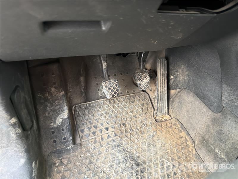 Volkswagen Caddy 2.0 TDI 122CV EURO6 4X4 Cargo Van شاحنة مقفلة