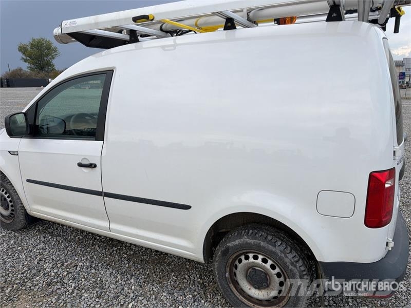 Volkswagen Caddy 2.0 TDI 122CV EURO6 4X4 Cargo Van شاحنة مقفلة