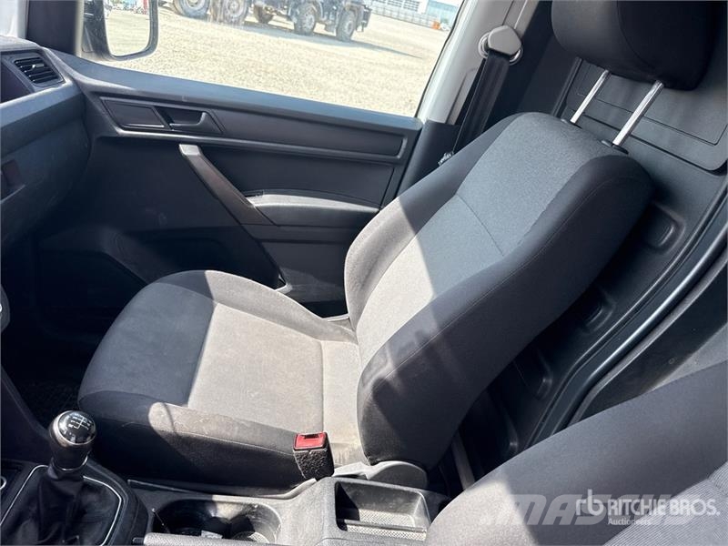 Volkswagen Caddy 2.0 TDI 122CV EURO6 4X4 Cargo Van شاحنة مقفلة
