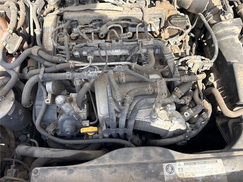 Volkswagen Caddy 2.0 TDI 122CV EURO6 4X4 Cargo Van شاحنة مقفلة