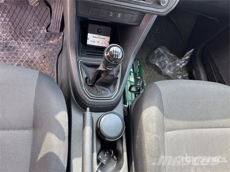 Volkswagen Caddy 2.0 TDI 122CV EURO6 4X4 Cargo Van شاحنة مقفلة