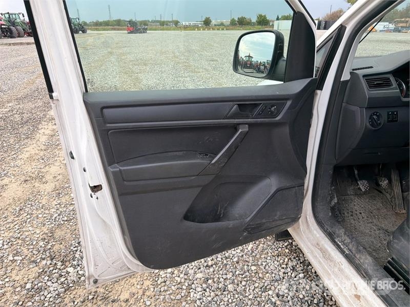 Volkswagen Caddy 2.0 TDI 122CV EURO6 4X4 Cargo Van شاحنة مقفلة