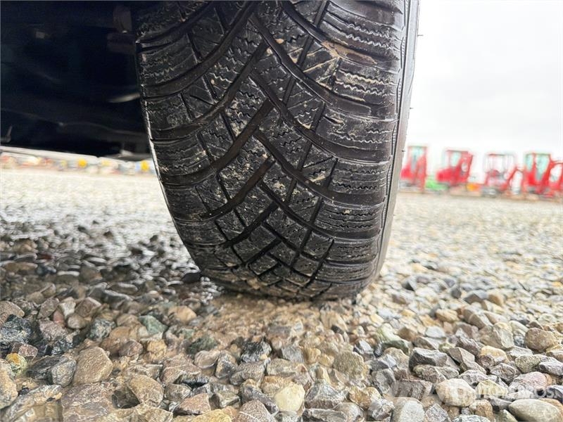 Volkswagen Caddy 2.0 TDI 122CV EURO6 4X4 Cargo Van شاحنة مقفلة