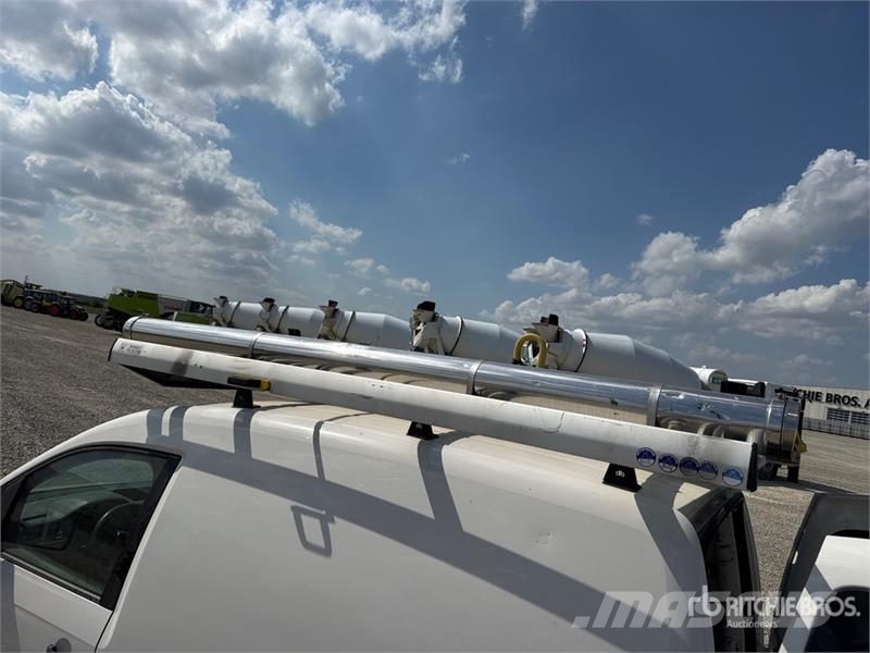Volkswagen Caddy 2.0 TDI 122CV EURO6 4X4 Cargo Van شاحنة مقفلة