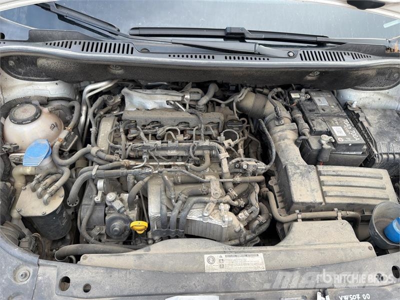 Volkswagen Caddy 2.0 TDI 122CV EURO6 4X4 Cargo Van شاحنة مقفلة