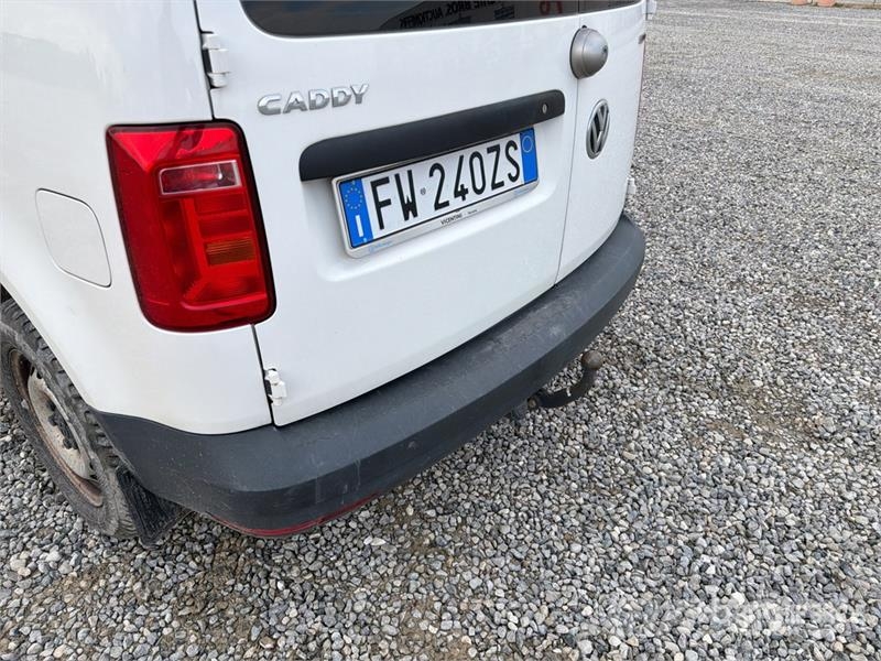 Volkswagen Caddy 2.0 TDI 122CV EURO6 4X4 Cargo Van شاحنة مقفلة