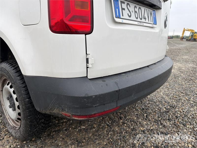 Volkswagen Caddy 2.0 TDI 122CV EURO6 4X4 Cargo Van شاحنة مقفلة