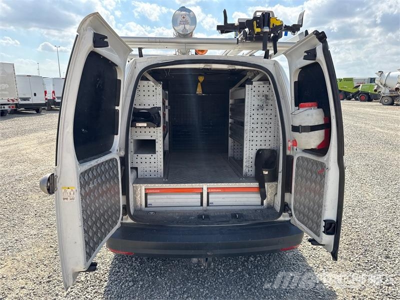 Volkswagen Caddy 2.0 TDI 122CV EURO6 4X4 Cargo Van شاحنة مقفلة