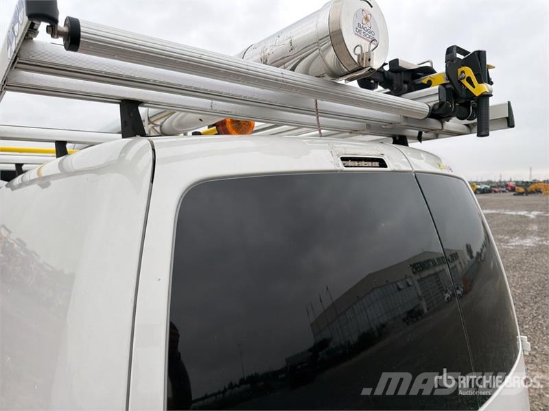 Volkswagen Caddy 2.0 TDI 122CV EURO6 4X4 Cargo Van شاحنة مقفلة