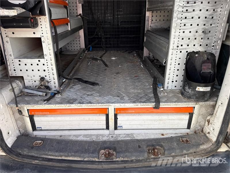 Volkswagen Caddy 2.0 TDI 122CV EURO6 4X4 Cargo Van شاحنة مقفلة