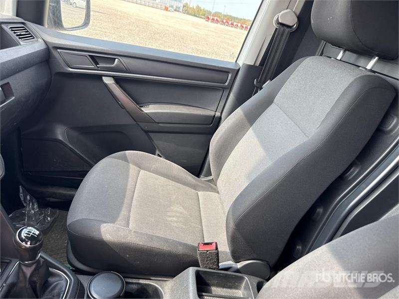 Volkswagen Caddy 2.0 TDI 122CV EURO6 4X4 Cargo Van شاحنة مقفلة