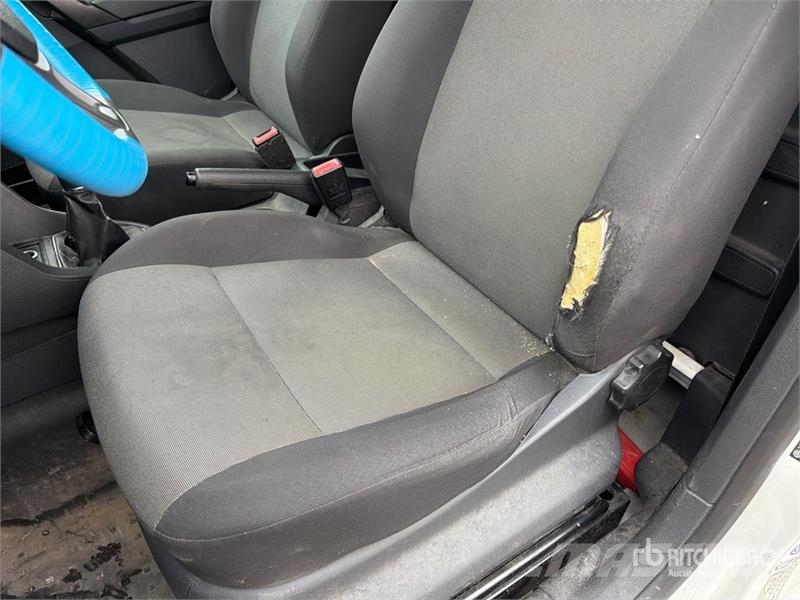 Volkswagen Caddy 2.0 TDI 122CV EURO6 4X4 Cargo Van شاحنة مقفلة