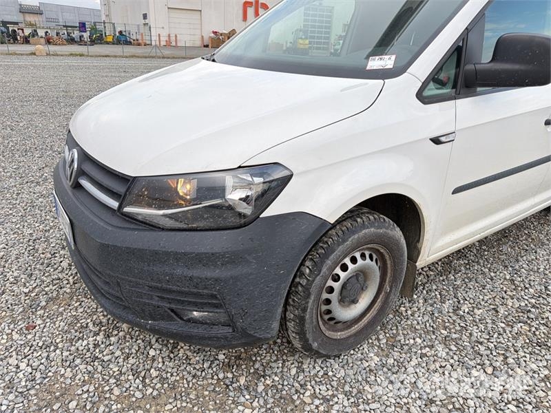 Volkswagen Caddy 2.0 TDI 122CV EURO6 4X4 Cargo Van شاحنة مقفلة