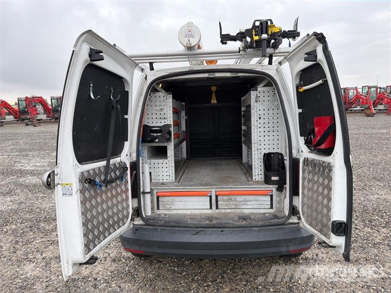 Volkswagen Caddy 2.0 TDI 122CV EURO6 4X4 Cargo Van شاحنة مقفلة
