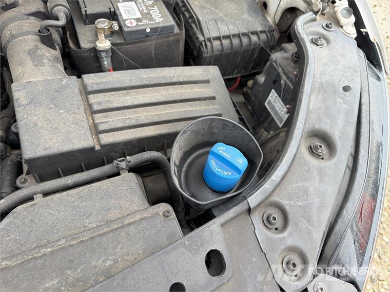 Volkswagen Caddy 2.0 TDI 122CV EURO6 4X4 Cargo Van شاحنة مقفلة