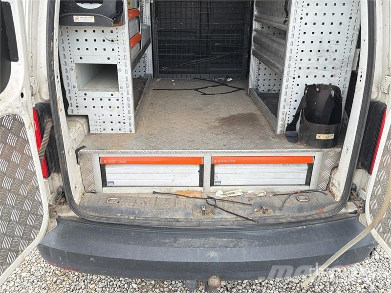 Volkswagen Caddy 2.0 TDI 122CV EURO6 4X4 Cargo Van شاحنة مقفلة