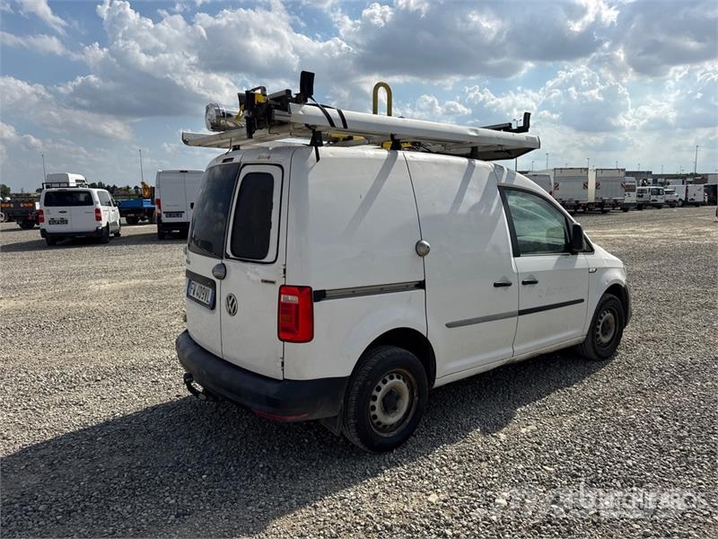 Volkswagen Caddy 2.0 TDI 122CV EURO6 4X4 Cargo Van شاحنة مقفلة