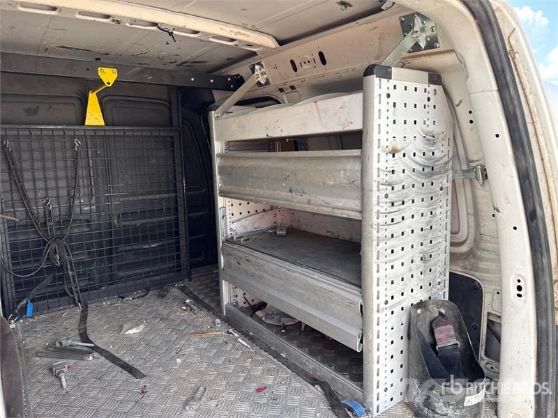 Volkswagen Caddy 2.0 TDI 122CV EURO6 4X4 Cargo Van شاحنة مقفلة