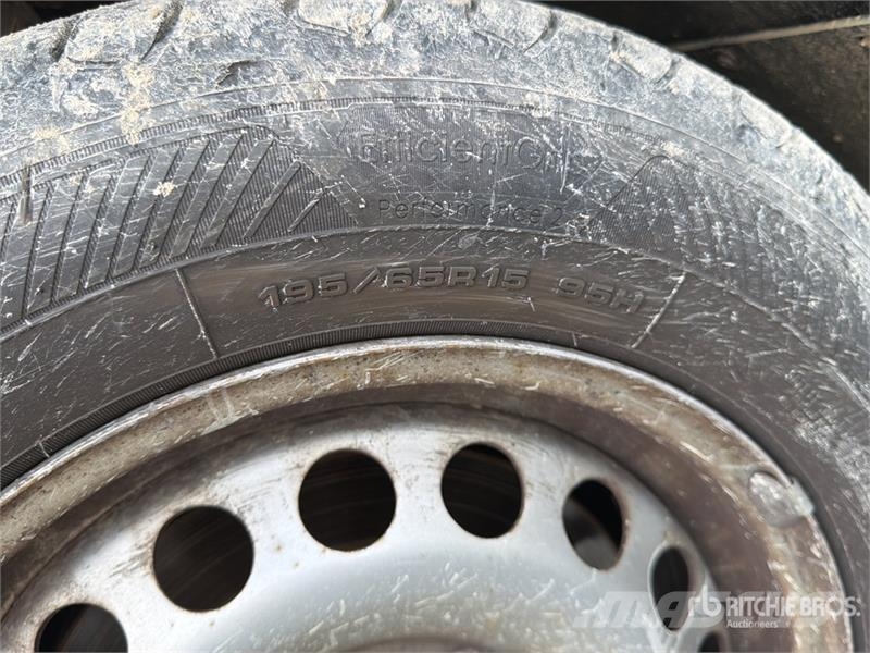 Volkswagen Caddy 2.0 TDI 122CV EURO6 4X4 Cargo Van شاحنة مقفلة