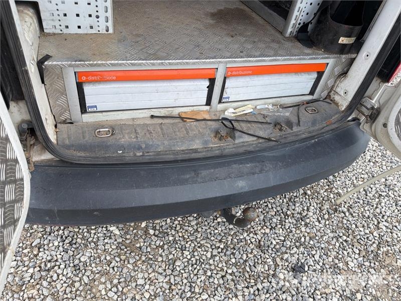 Volkswagen Caddy 2.0 TDI 122CV EURO6 4X4 Cargo Van شاحنة مقفلة