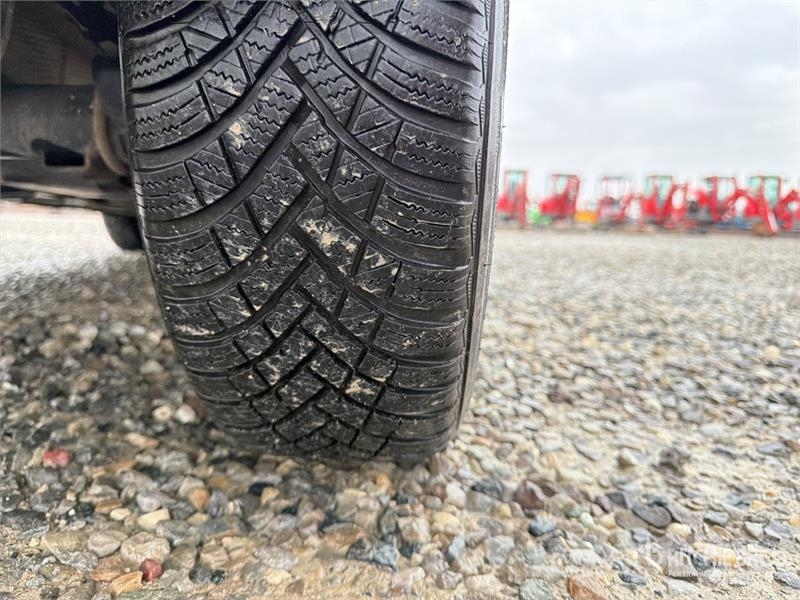 Volkswagen Caddy 2.0 TDI 122CV EURO6 4X4 Cargo Van شاحنة مقفلة