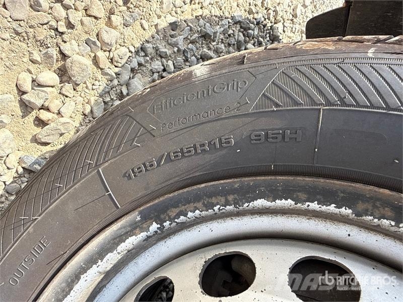 Volkswagen Caddy 2.0 TDI 122CV EURO6 4X4 Cargo Van شاحنة مقفلة