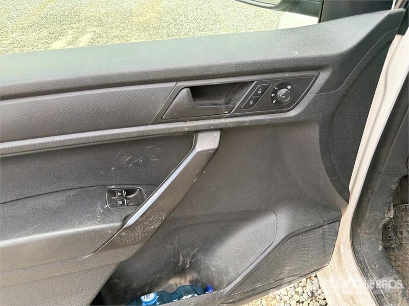 Volkswagen Caddy 2.0 TDI 122CV EURO6 4X4 Cargo Van شاحنة مقفلة