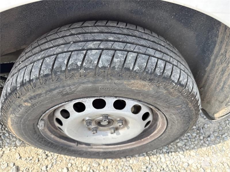 Volkswagen Caddy 2.0 TDI 122CV EURO6 4X4 Cargo Van شاحنة مقفلة