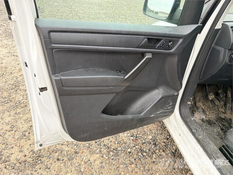 Volkswagen Caddy 2.0 TDI 122CV EURO6 4X4 Cargo Van شاحنة مقفلة