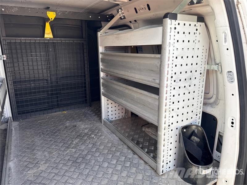 Volkswagen Caddy 2.0 TDI 122CV EURO6 4X4 Cargo Van شاحنة مقفلة