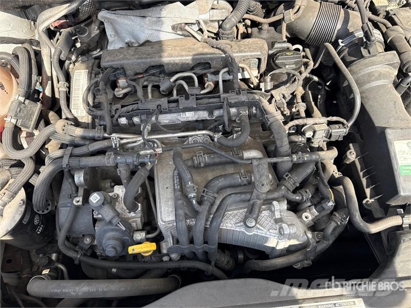 Volkswagen Caddy 2.0 TDI 122CV EURO6 4X4 Cargo Van شاحنة مقفلة