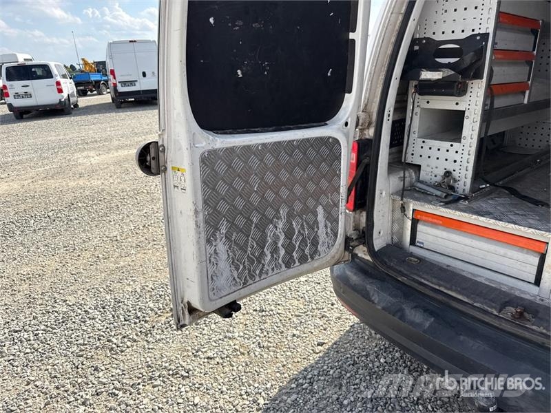 Volkswagen Caddy 2.0 TDI 122CV EURO6 4X4 Cargo Van شاحنة مقفلة