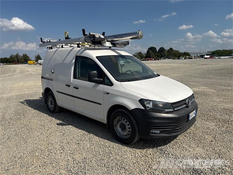 Volkswagen Caddy 2.0 TDI 122CV EURO6 4X4 Cargo Van شاحنة مقفلة