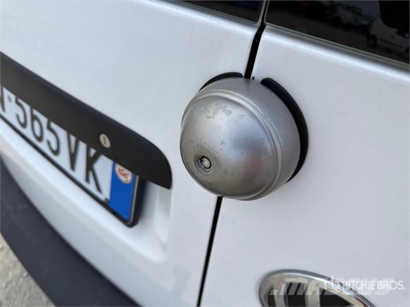 Volkswagen Caddy 2.0 TDI 122CV 4MOTION EURO 6 Cargo Van Gesloten bedrijfswagens