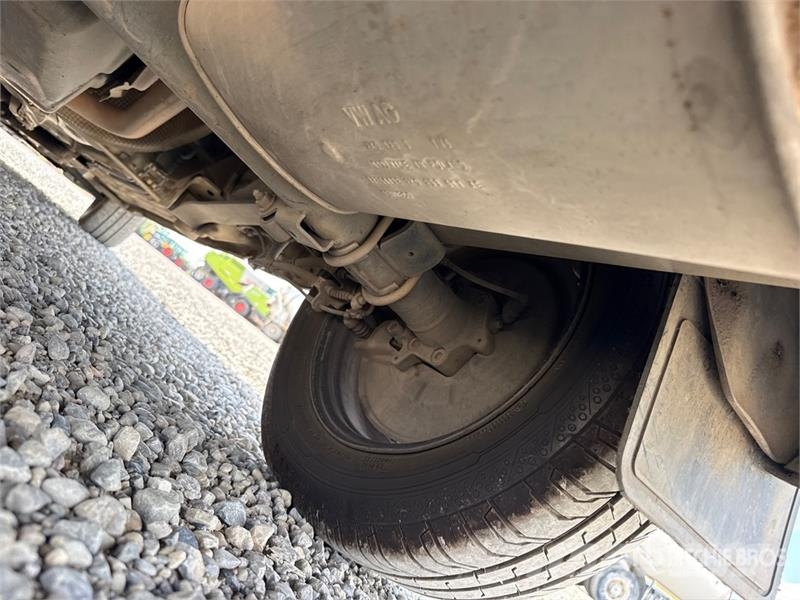 Volkswagen Caddy 2.0 TDI 122CV EURO6 4X4 Cargo Van شاحنة مقفلة