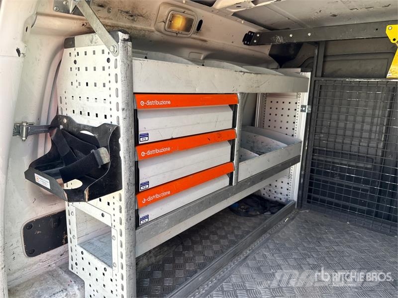 Volkswagen Caddy 2.0 TDI 122CV EURO6 4X4 Cargo Van شاحنة مقفلة