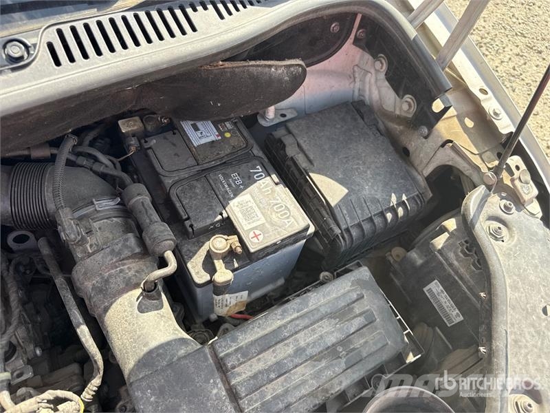 Volkswagen Caddy 2.0 TDI 122CV EURO6 4X4 Cargo Van شاحنة مقفلة